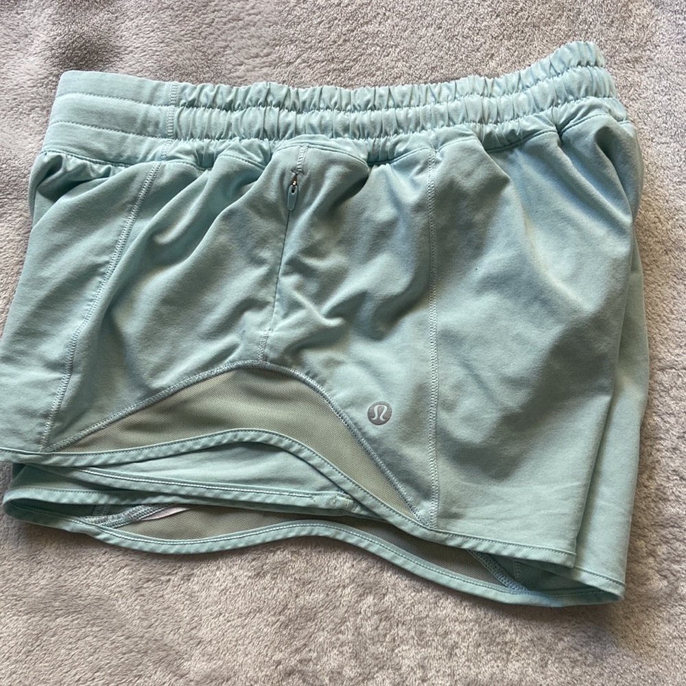 Lululemon Hotty Toddy Shorts 2.5” inseam - Picture 3 of 6
